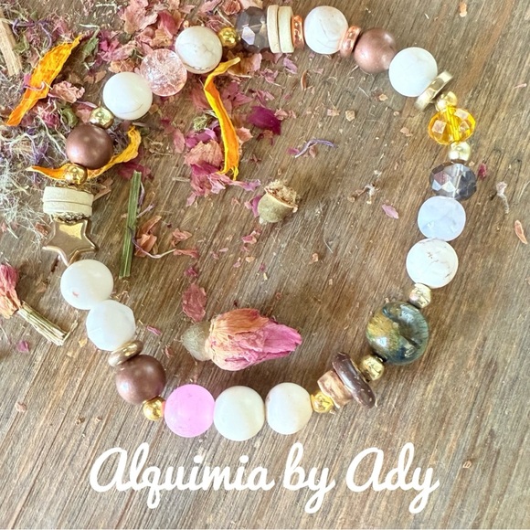 Alquimia White and Brown Handcrafted Bracelet with Beaded Elegance - Picture 1 of 1